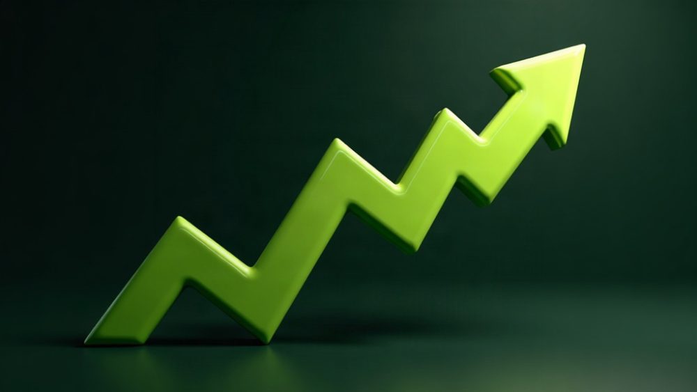 Gráfico de velas alcistas con flecha ascendente representando el salto de precio de ARB